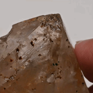 Ancient Water Trapped in Time: Discovering a Rare Enhydro Quartz at Ratnapura’s Gem Market
